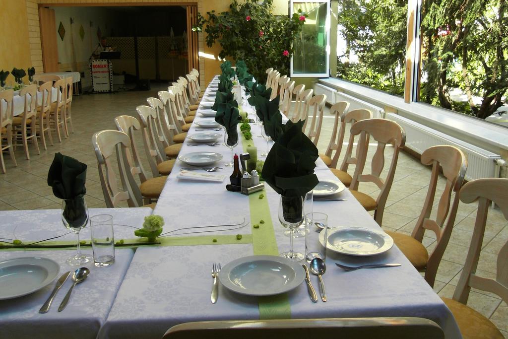 Weinhotel Kirchenwirt ゴルス エクステリア 写真