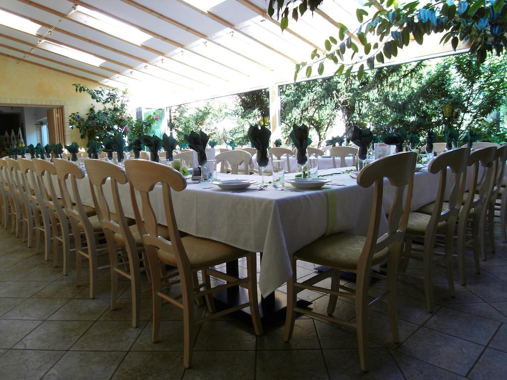 Weinhotel Kirchenwirt ゴルス エクステリア 写真