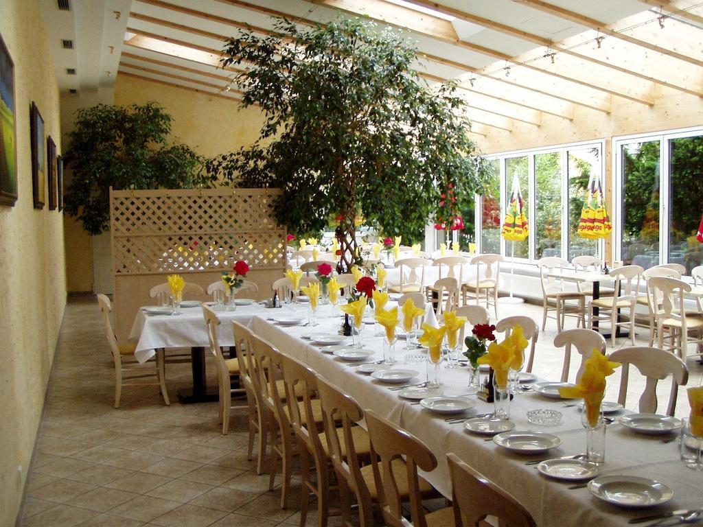 Weinhotel Kirchenwirt ゴルス エクステリア 写真
